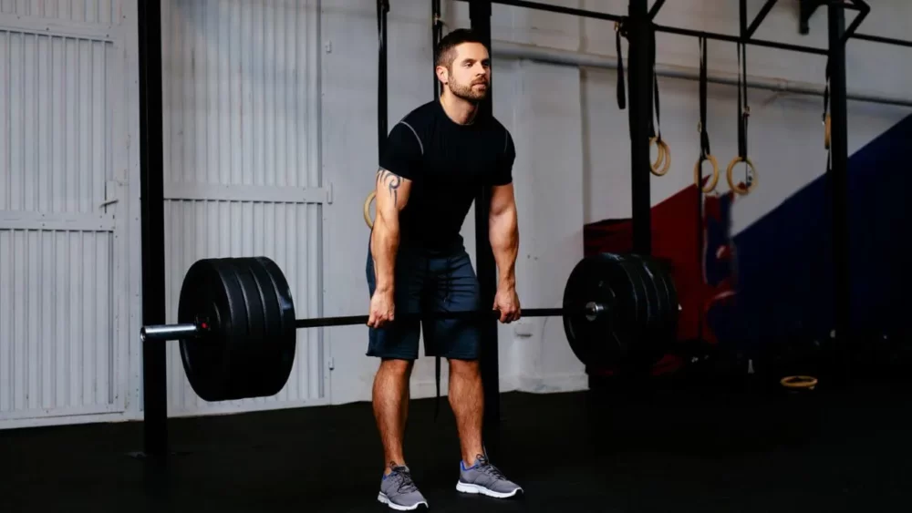 Image-of-a-man-training-deadlift-muscles.