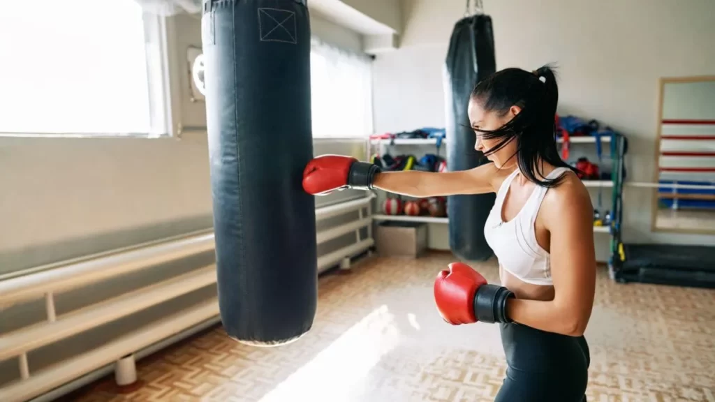 Image-of-a-woman-practicing-punching