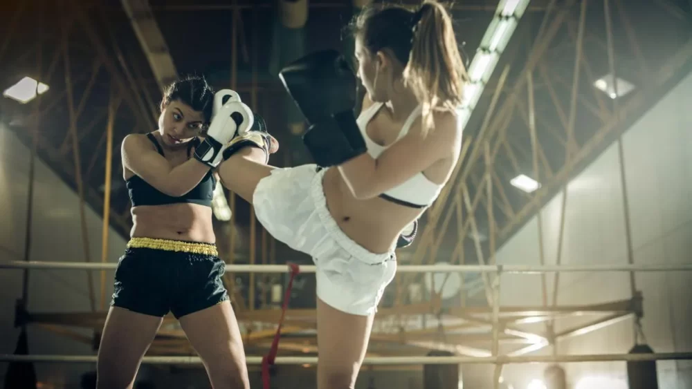 Image-of-a-woman-kicking-in-a-kickboxing-match.