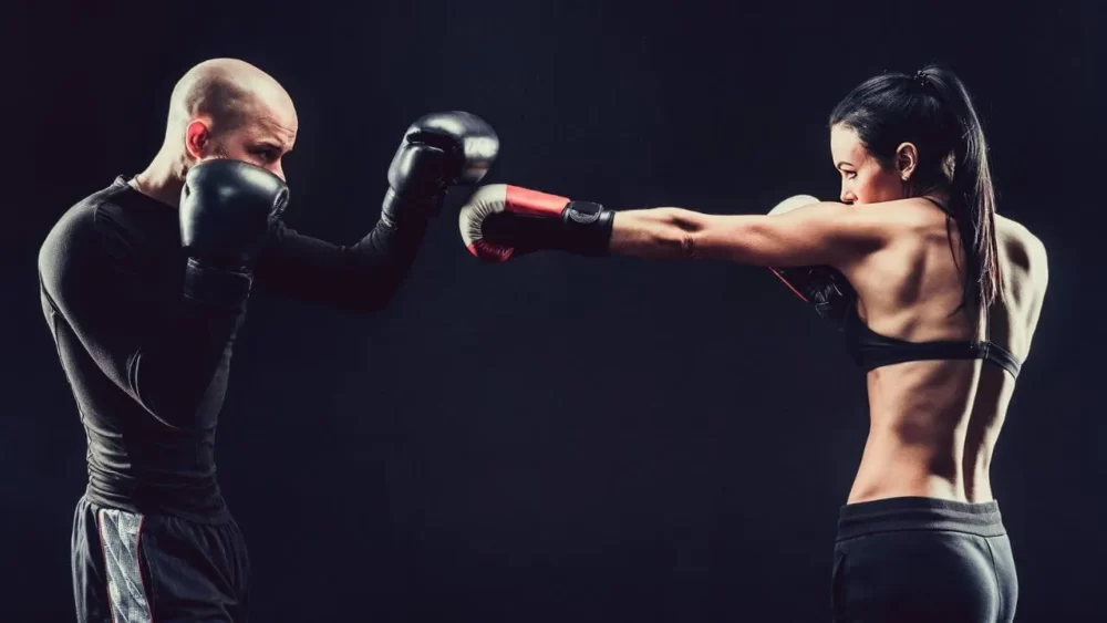 Image-of-a-woman-practicing-her-jab