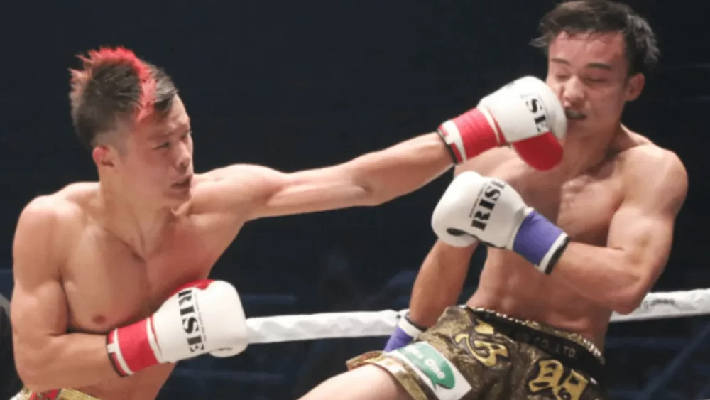 Image-of-Tenshin-Nasukawa-hitting-a-pivot-blow-in-a-match
