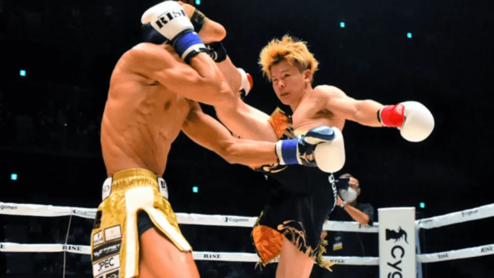 Image-of-Nasukawa-Tenshin-high-kicking-in-a-match