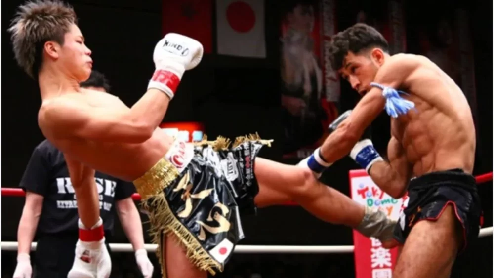 Image-of-Tenshin-Nasukawa-doing-a-crescent-kick-in-a-match