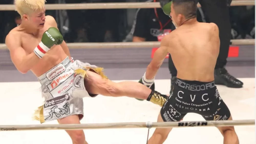 Image-of-Tenshin-Nasukawa-doing-a-low-kick-in-a-match