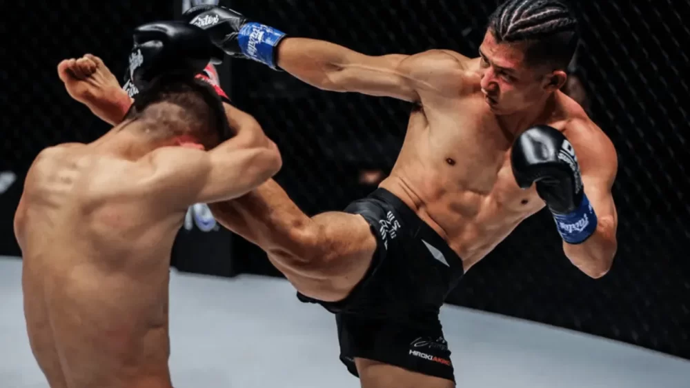 Image-of-a-player-high-kicking-in-a-ufc-match
